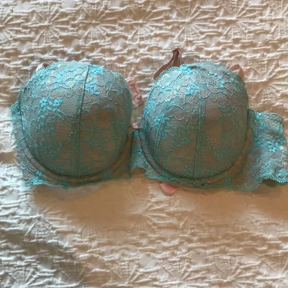 🛑SOLD🛑Gorgeous lace teal green with light pink with a hint of sparkly bra - Picture 1 of 13